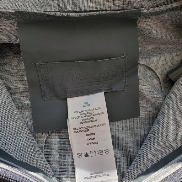 Rain coat - Picture 3 of 7